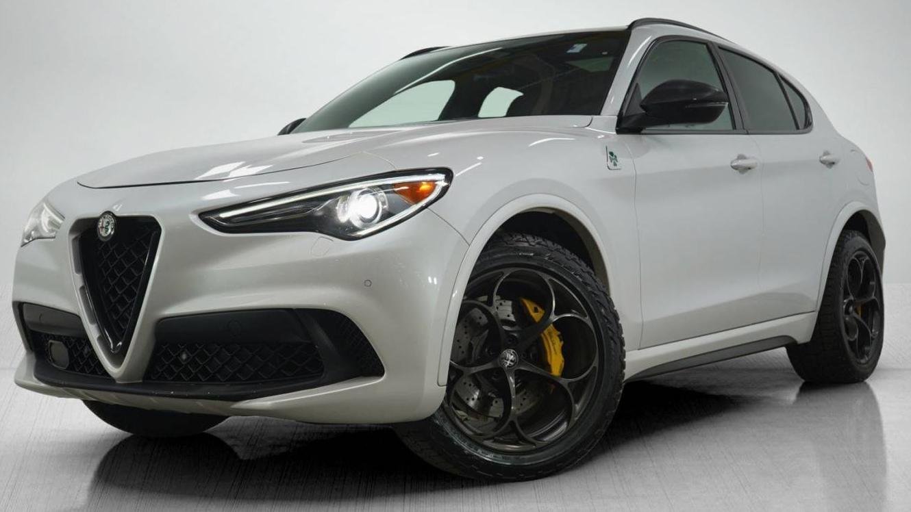 ALFA ROMEO STELVIO 2018 ZASFAKEV7J7C30089 image